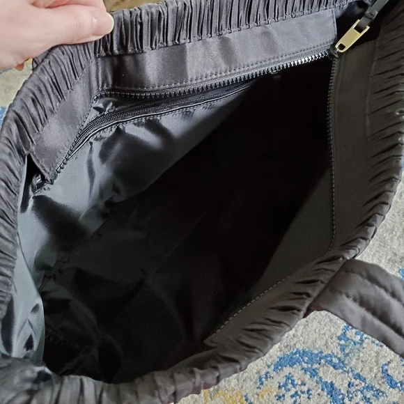 Victoria's Secret Pleated Large Top Zip Tote Handbag Black - Picture 7 of 8